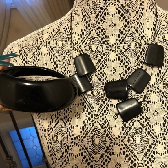 JEWELRY Bundle - Picture 2 of 3